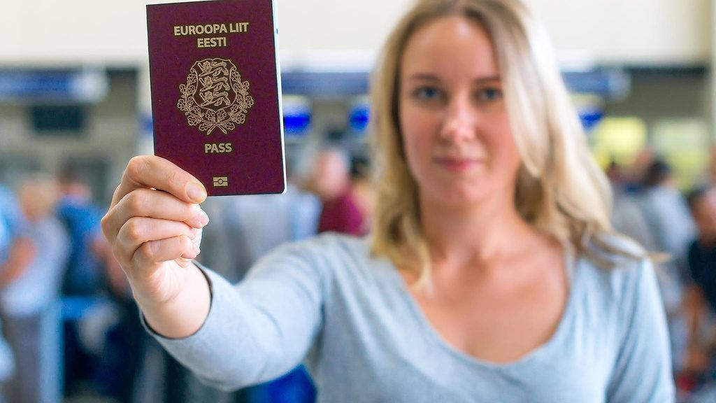 citizens of Estonia holding the Vietnam visa in hand